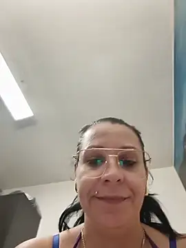SugarDiamonds live cam on StripChat