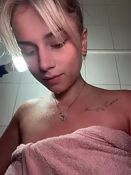 NinaVerse Live Web Cam Show