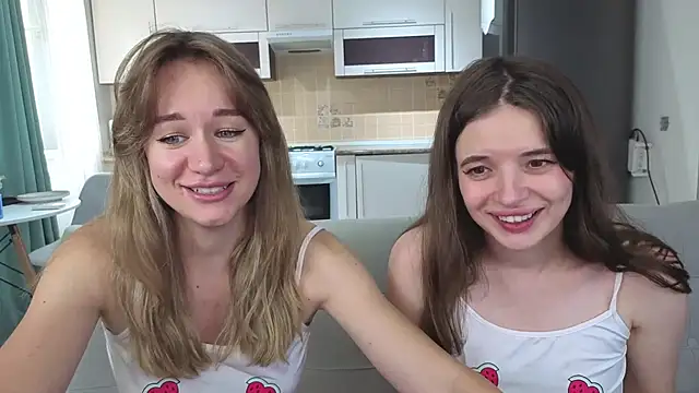 witches_couple live cam on StripChat