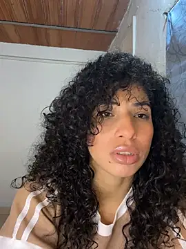 Miily_0 live cam on StripChat