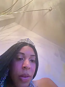 Carameld0ll live cam on StripChat