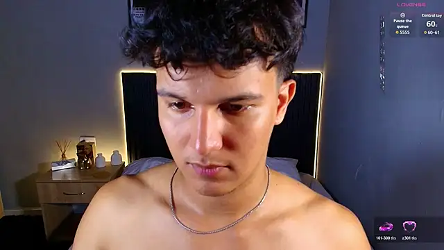 Leo_Savage_ webcam
