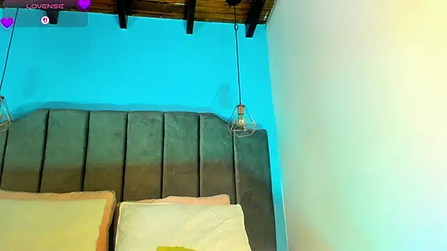 Luna_honey9 webcam