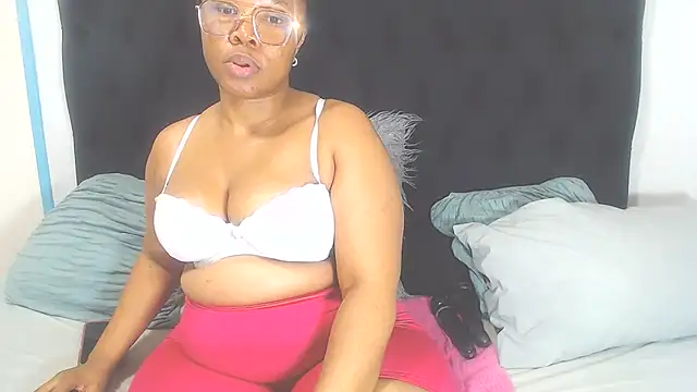 BootyClitQueen webcam
