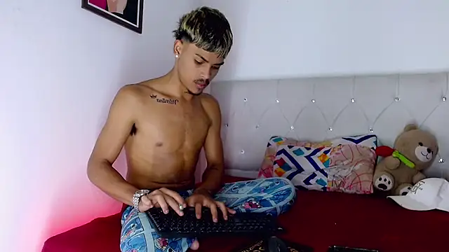 Angel_foxc13 webcam