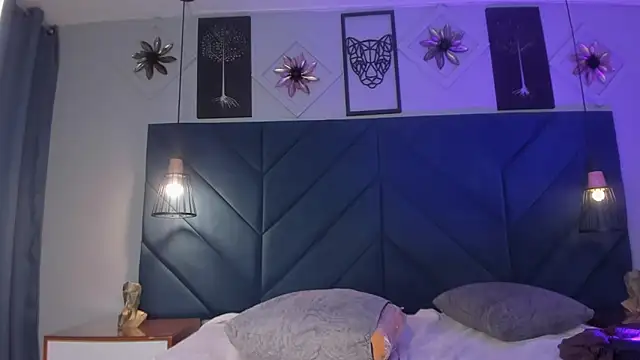 alana_dreams webcam