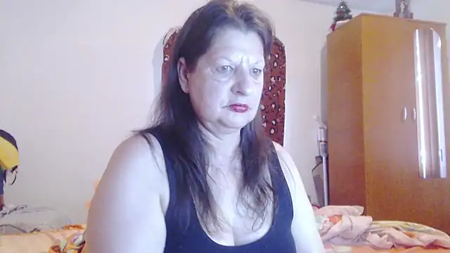 ExtasyMature live cam on StripChat