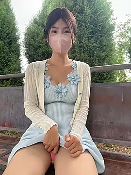 gougou13 Live Web Cam Show