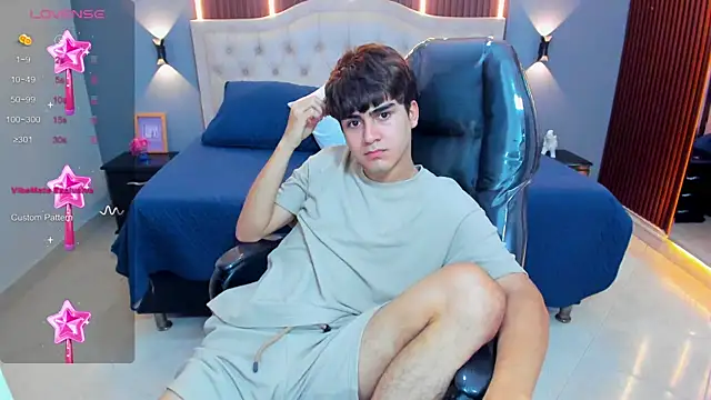 Tommy18__ live cam on StripChat