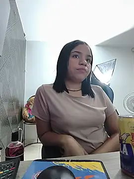 Tatiana_Flame69 live cam on StripChat