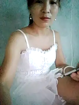 Thobaby112 live cam on StripChat