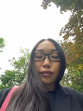 trytomakememoam live cam on StripChat
