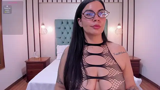 Hannah_Cross live cam on StripChat