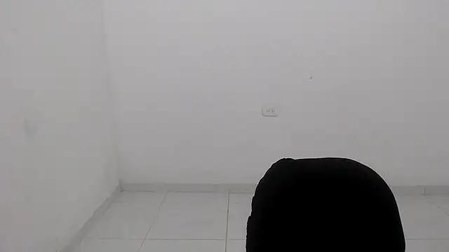 estefania224 live cam on StripChat