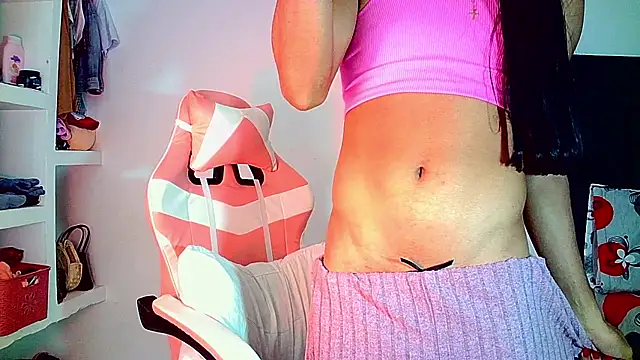 carmen14 live cam on StripChat