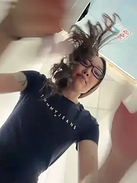 trytomakememoam webcam
