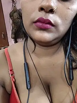 Jasmine_Januja live cam on StripChat
