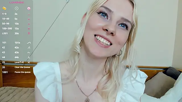 LaynePingitore live cam on StripChat