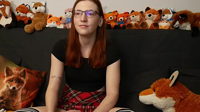 FinaFoxy live cam on StripChat