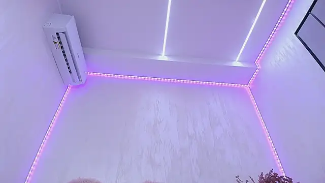 Anna_Lewis webcam