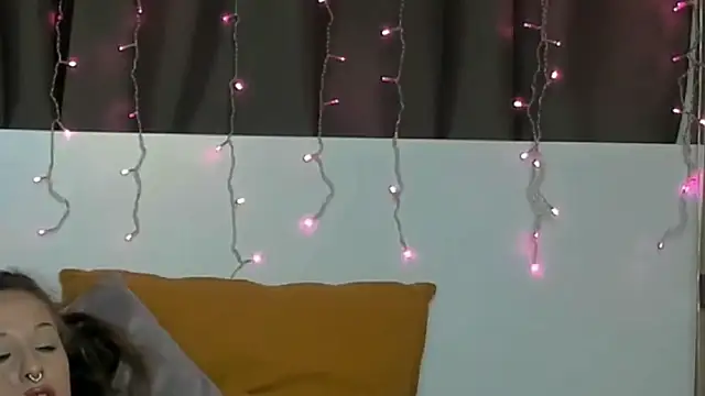 IninityKittyx webcam