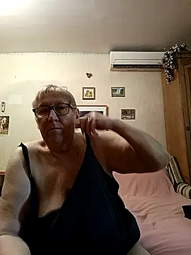 Molli1408 live cam on StripChat