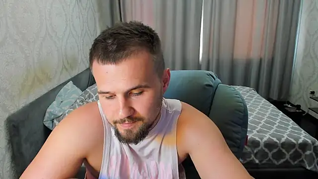 Vladik_b live cam on StripChat