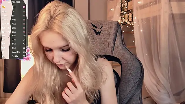 MaoqiBeverly live cam on StripChat