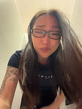 trytomakememoam webcam