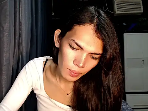 GORGEOUS_CARMEE webcam