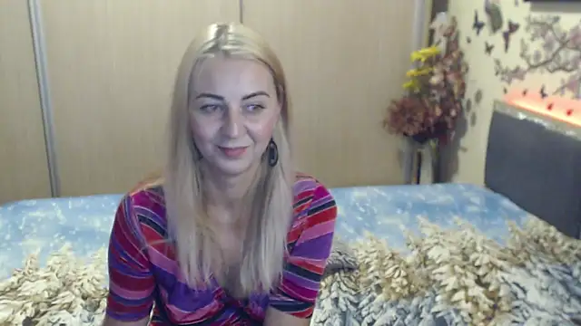 MirabelaSweet live cam on StripChat