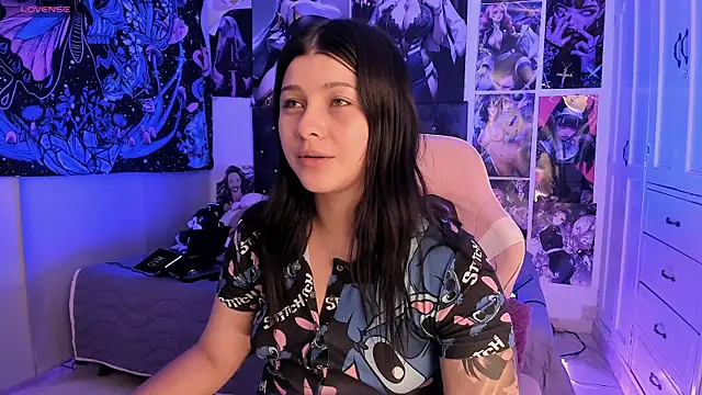 LanaKyutt live cam on StripChat