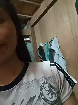 Hily_wet live cam on StripChat