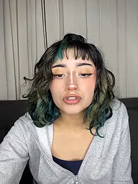 baby_akuma webcam