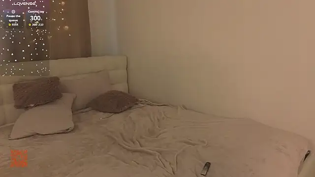 JoselynNeave webcam