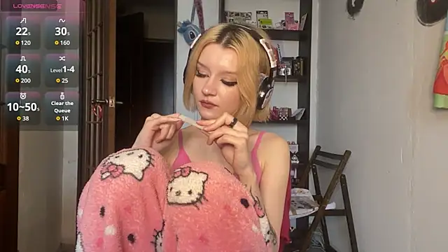 SkinnyWhiteAngel webcam