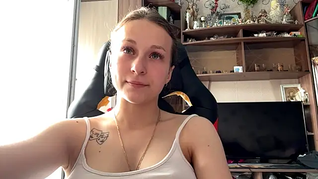 TaIliedGuest live cam on StripChat