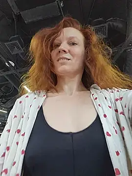 exhibitionsplit (F milf) - MAKE me CUM RUNNING ♤SQUIRT