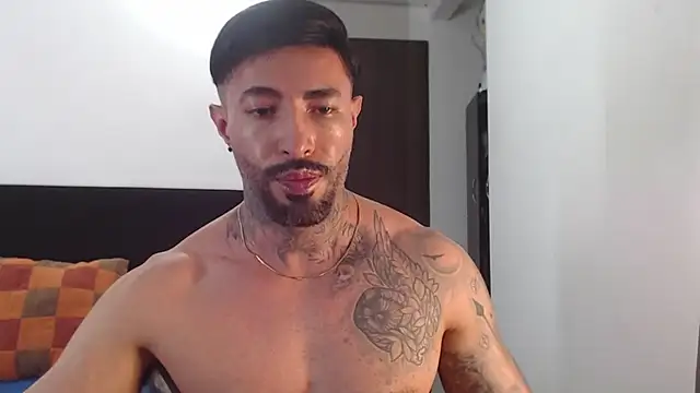 andrea_de_lucaa webcam