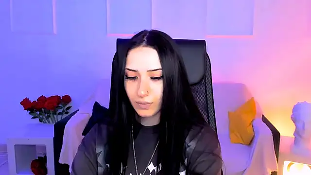 MonicaLowes webcam