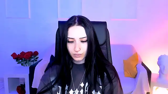 MonicaLowes webcam