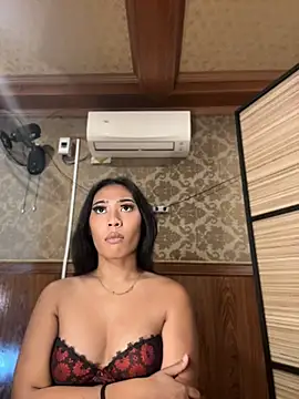 hugecock_tamira webcam