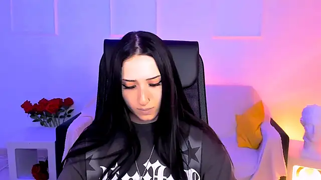 MonicaLowes webcam