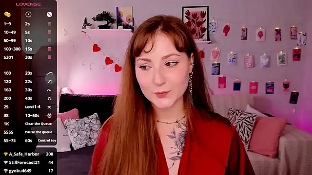 velvet_cherry_ live cam on StripChat