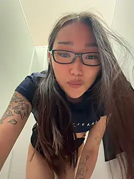 trytomakememoam webcam