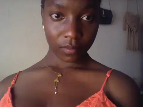 femmi12 live cam on StripChat