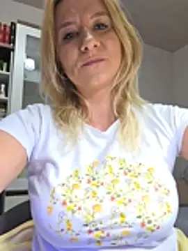 KaylinJan webcam