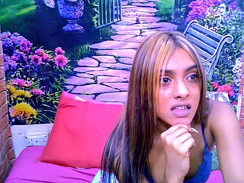 IndianPretty14u2Luv webcam
