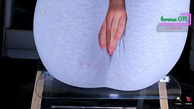 Cameltoe_squirt_inPants webcam