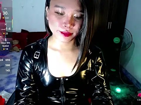sofiathe1st live cam on StripChat